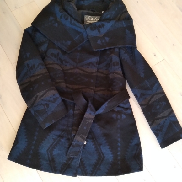 Aztec Pattern Coat - Picture 3 of 13